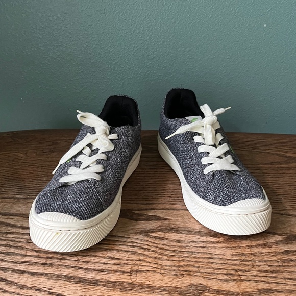 Cariuma IBI Sustainable Stetch Knit Sneaker in Stone  Women Size 7  Men Size 5.5 - Picture 1 of 5